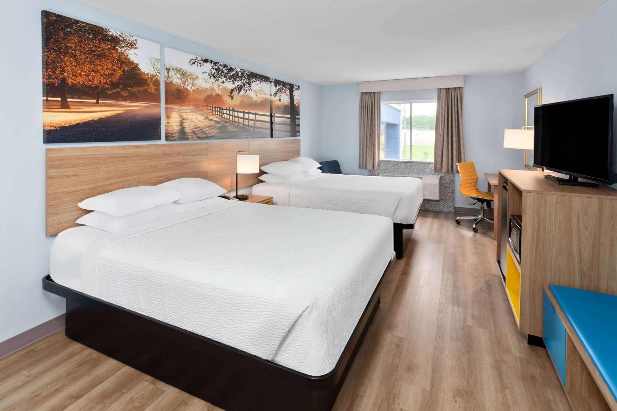 Days Inn & Suites By Wyndham Siler City Екстериор снимка
