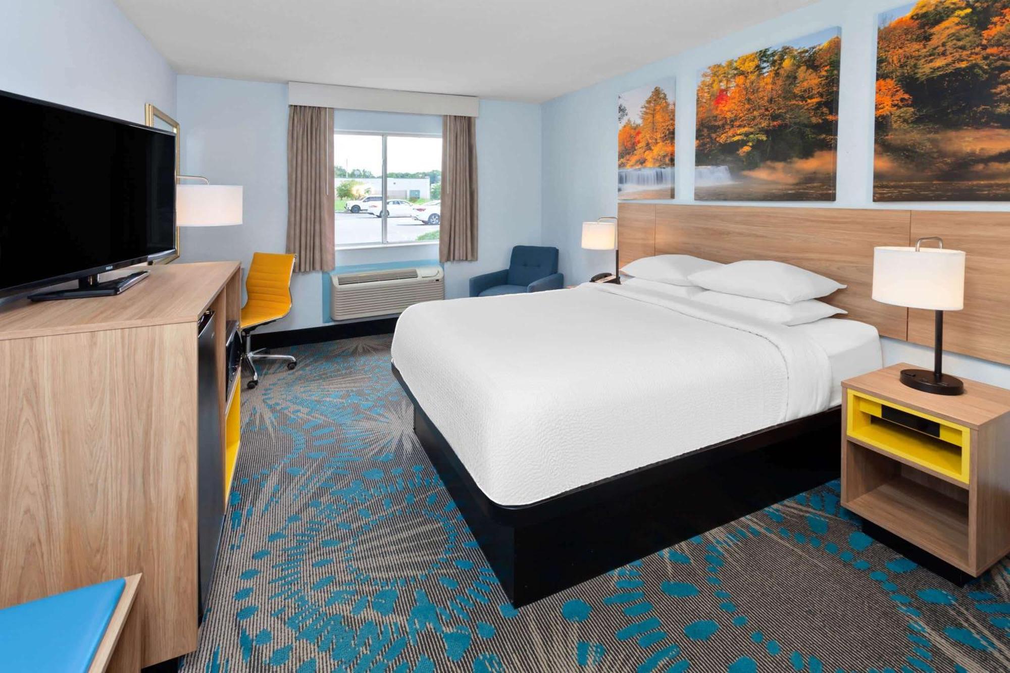 Days Inn & Suites By Wyndham Siler City Екстериор снимка