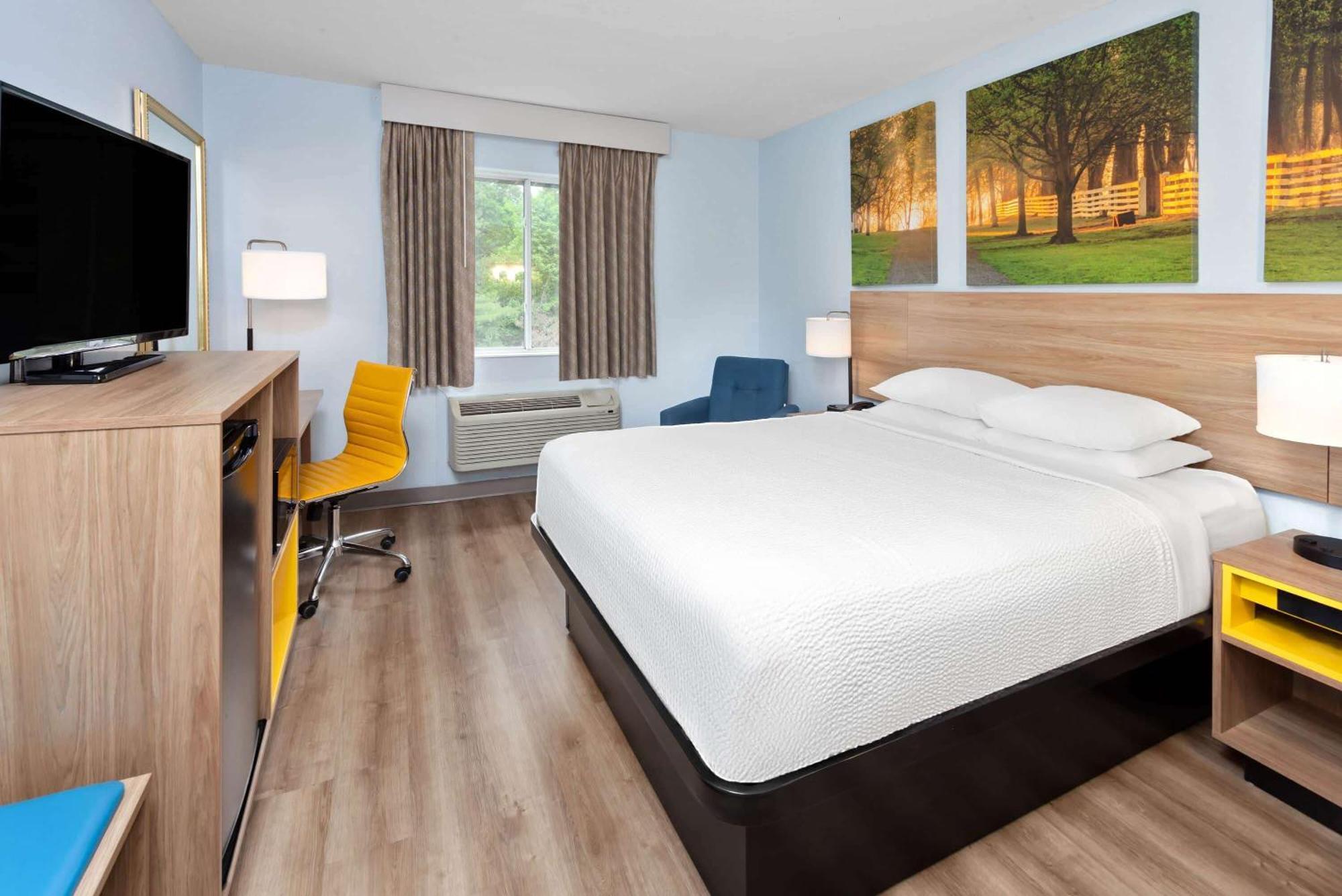 Days Inn & Suites By Wyndham Siler City Екстериор снимка