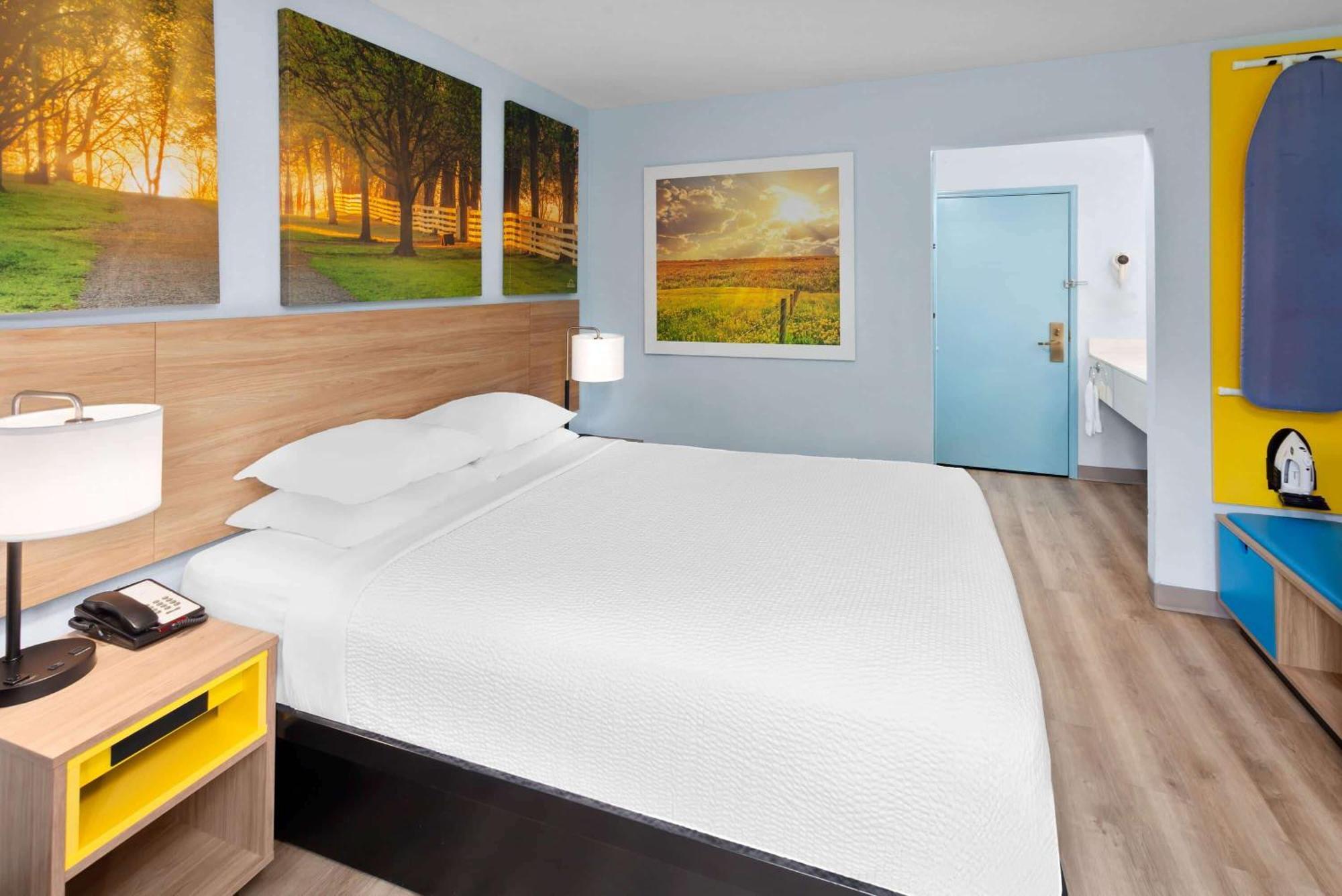 Days Inn & Suites By Wyndham Siler City Екстериор снимка